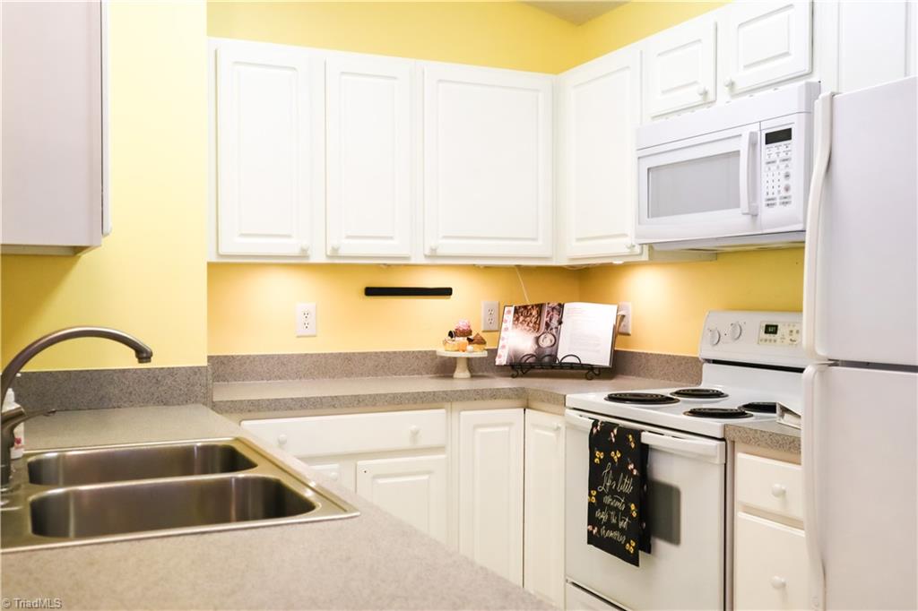 6105 Hedgecock Circle, Unit 3D High Point, NC 27265 - Photo 10 of 29