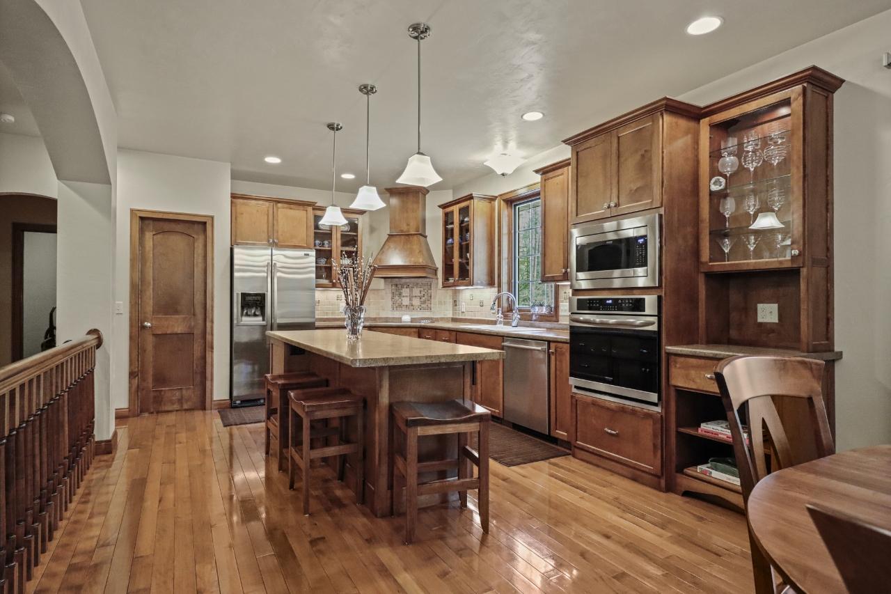 6383 Northwestern Drive Rhinelander, WI 54501 - Photo 4 of 49 Gallery Image 4