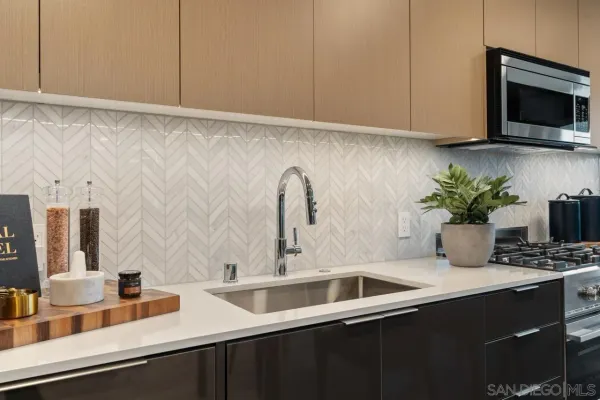 $6,437 | 525 Olive, Unit 1912, San Diego, CA 92103