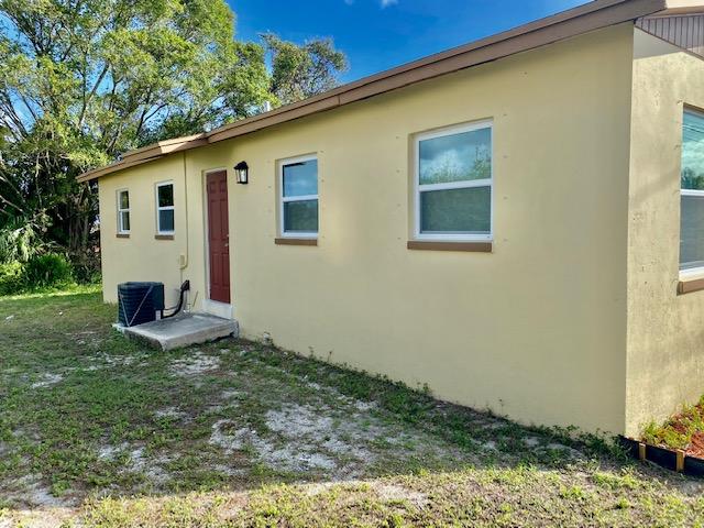 1196 West 34th Street Riviera Beach, FL 33404 - Photo 16 of 19 90017798-EDDF-4287-B617-B41F2045100C