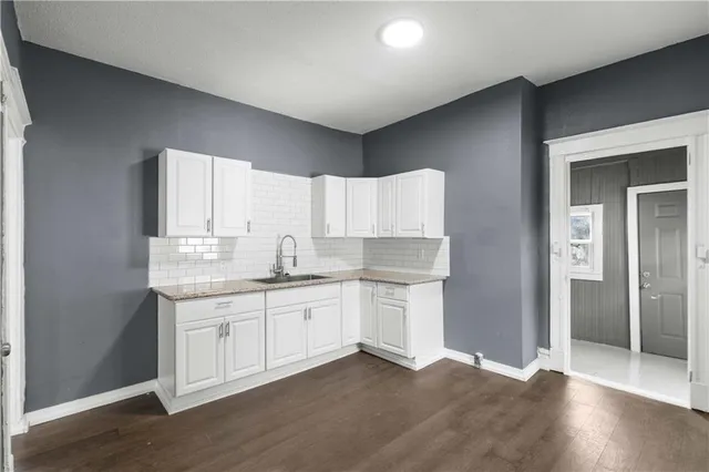 $220,000 | 3318 Flora Avenue, Kansas City, MO 64109