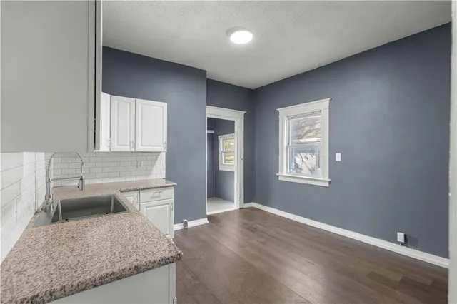 $220,000 | 3318 Flora Avenue, Kansas City, MO 64109