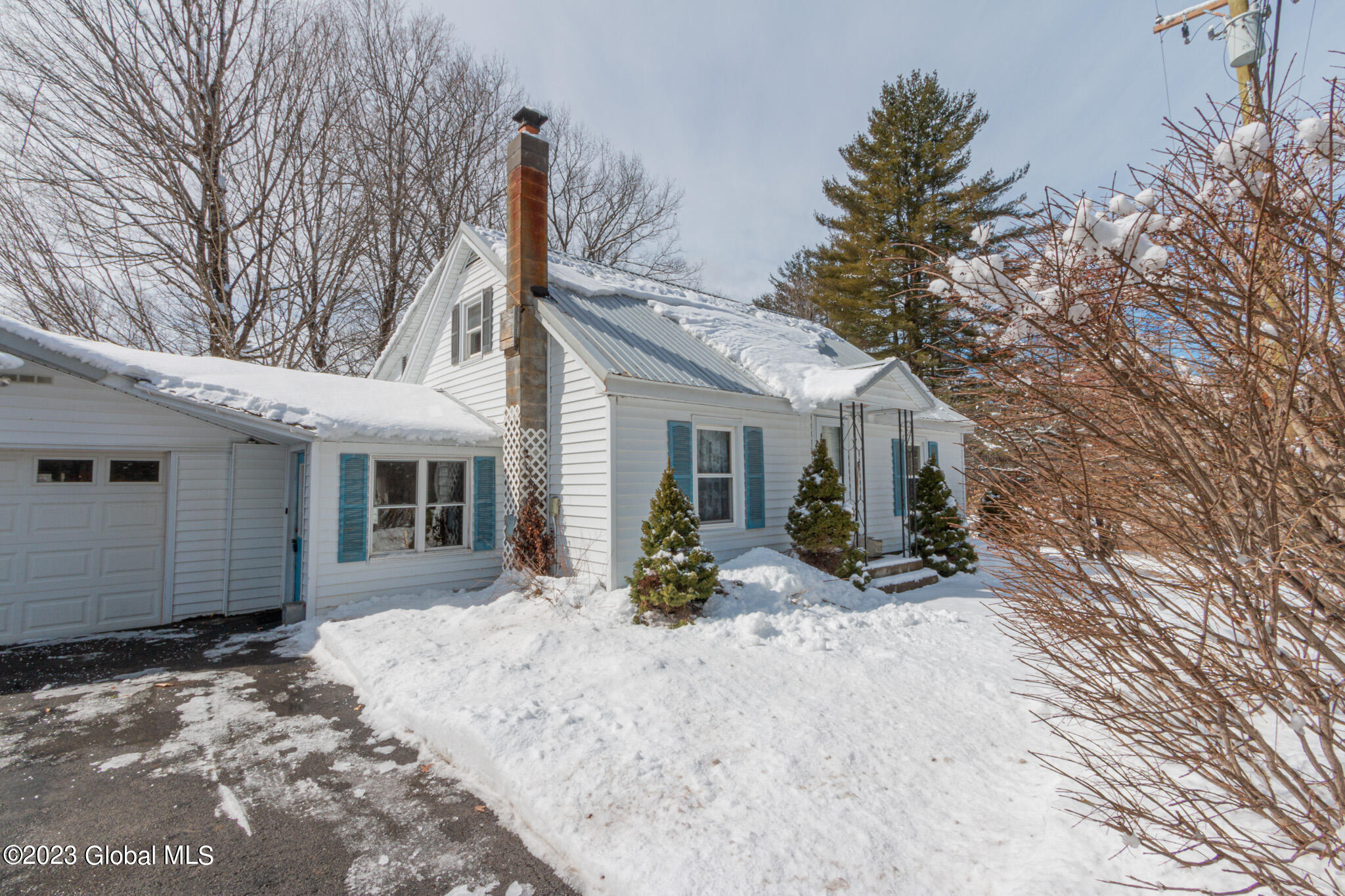 339 Jackson Summit Road Mayfield, NY 12117 - Photo 3 of 33 339 Jackson Summit Rd EXT-03