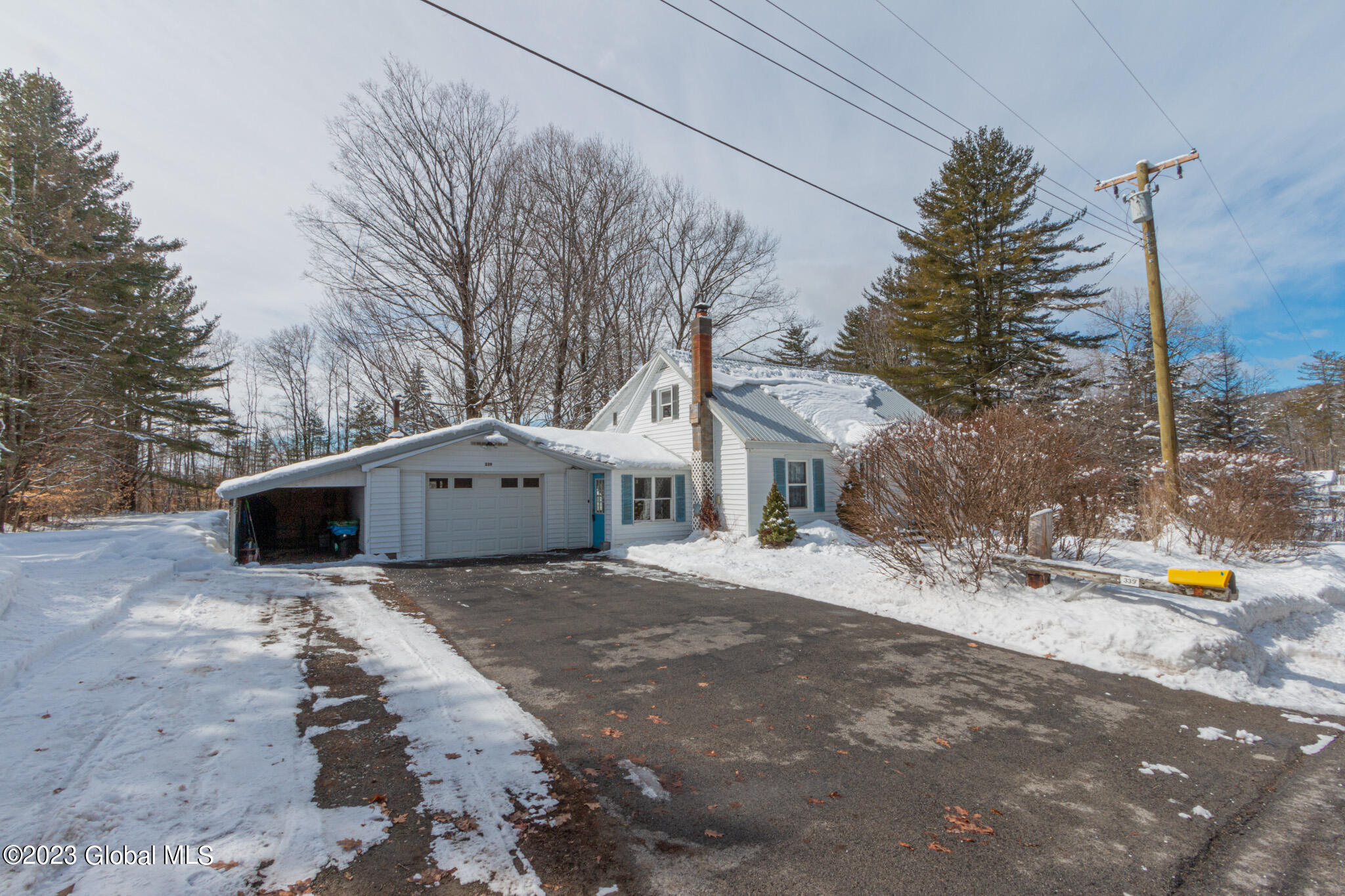 339 Jackson Summit Road Mayfield, NY 12117 - Photo 4 of 33 339 Jackson Summit Rd EXT-02