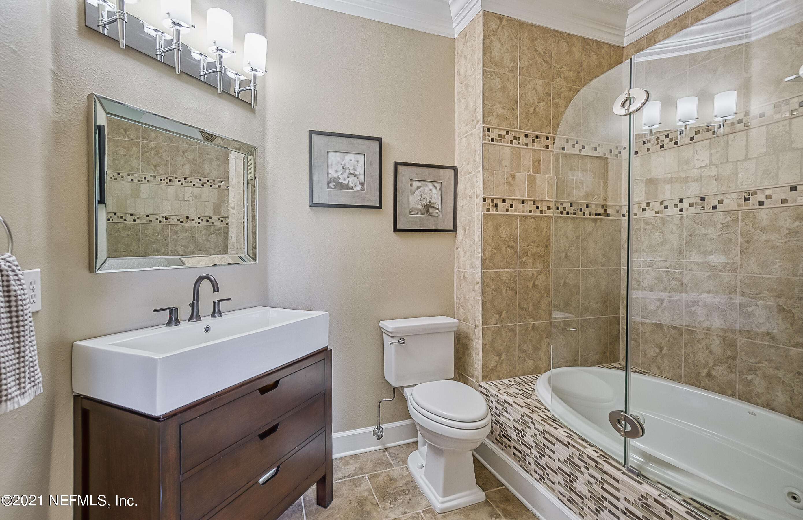 10550 Baymeadows Road, Unit 424 Jacksonville, FL 32256 - Photo 16 of 32 guest bathroom