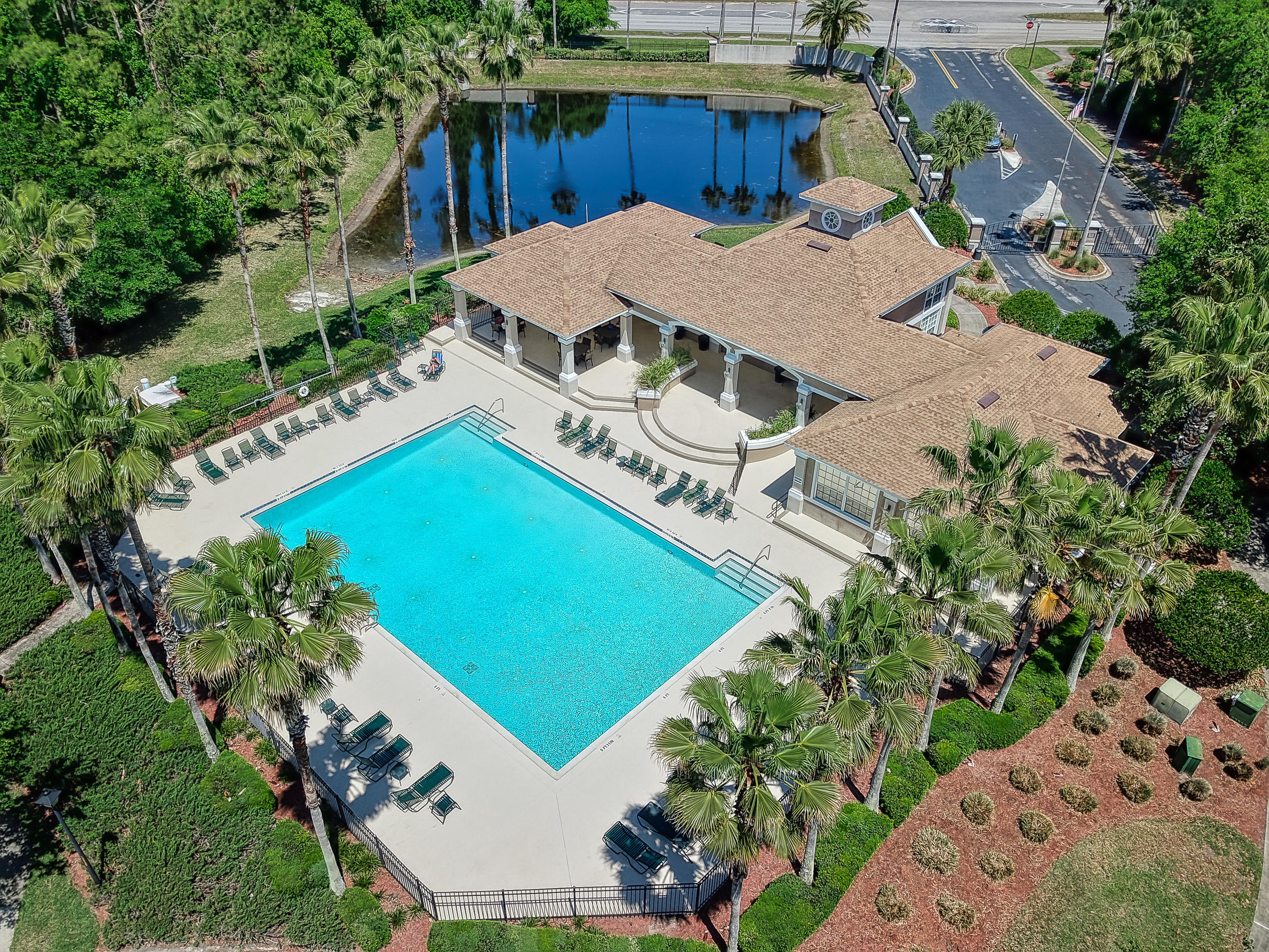 10550 Baymeadows Road, Unit 424 Jacksonville, FL 32256 - Photo 29 of 32 pool aerial