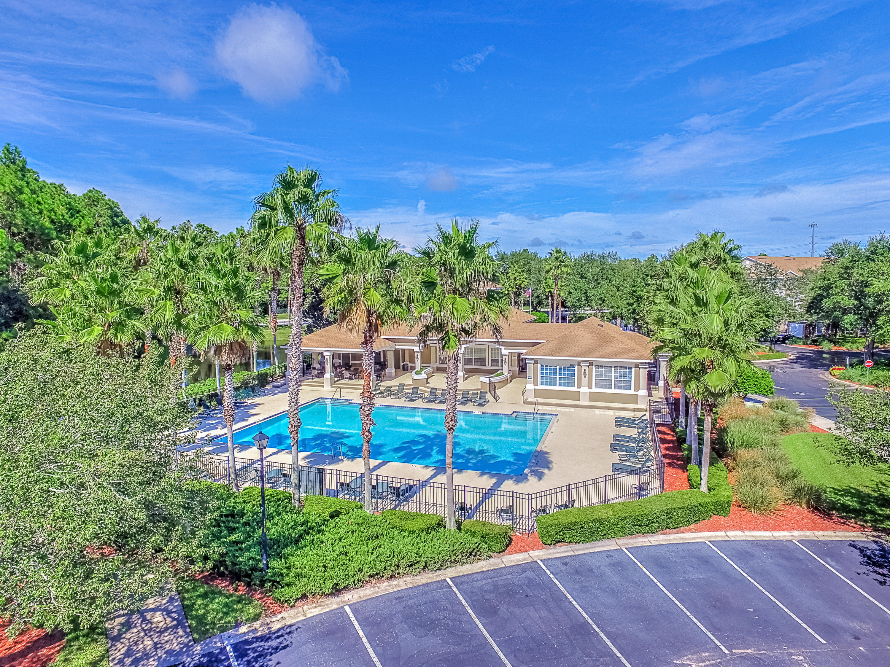 10550 Baymeadows Road, Unit 424 Jacksonville, FL 32256 - Photo 30 of 32 pool aerial