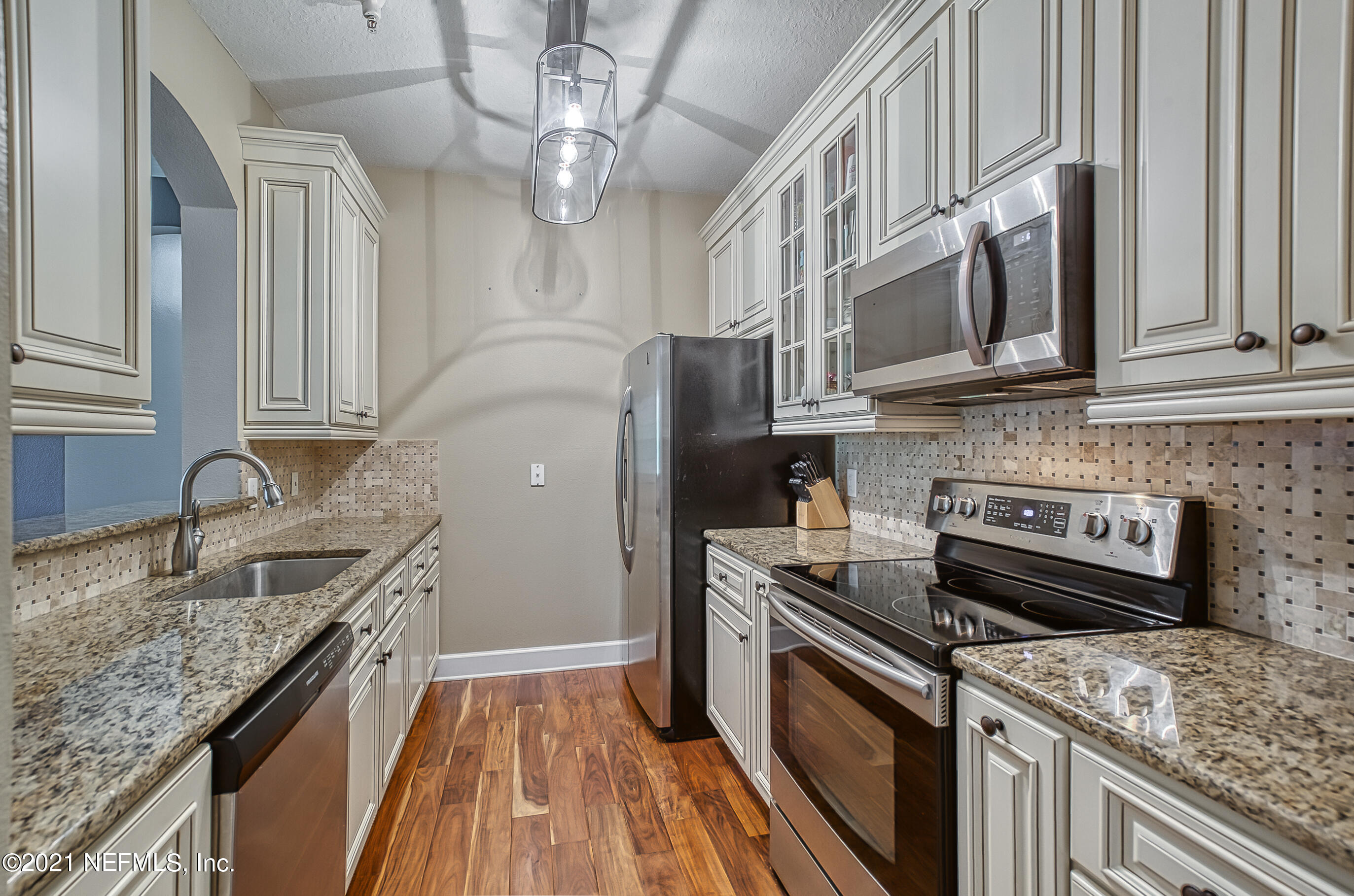 10550 Baymeadows Road, Unit 424 Jacksonville, FL 32256 - Photo 8 of 32 kitchen