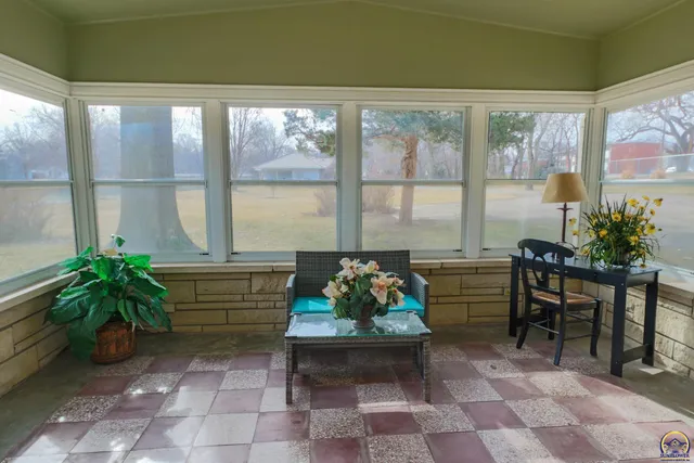 $279,900 | 1001 Topeka Street, Emporia, KS 66801