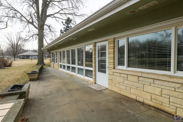 $279,900 | 1001 Topeka Street, Emporia, KS 66801