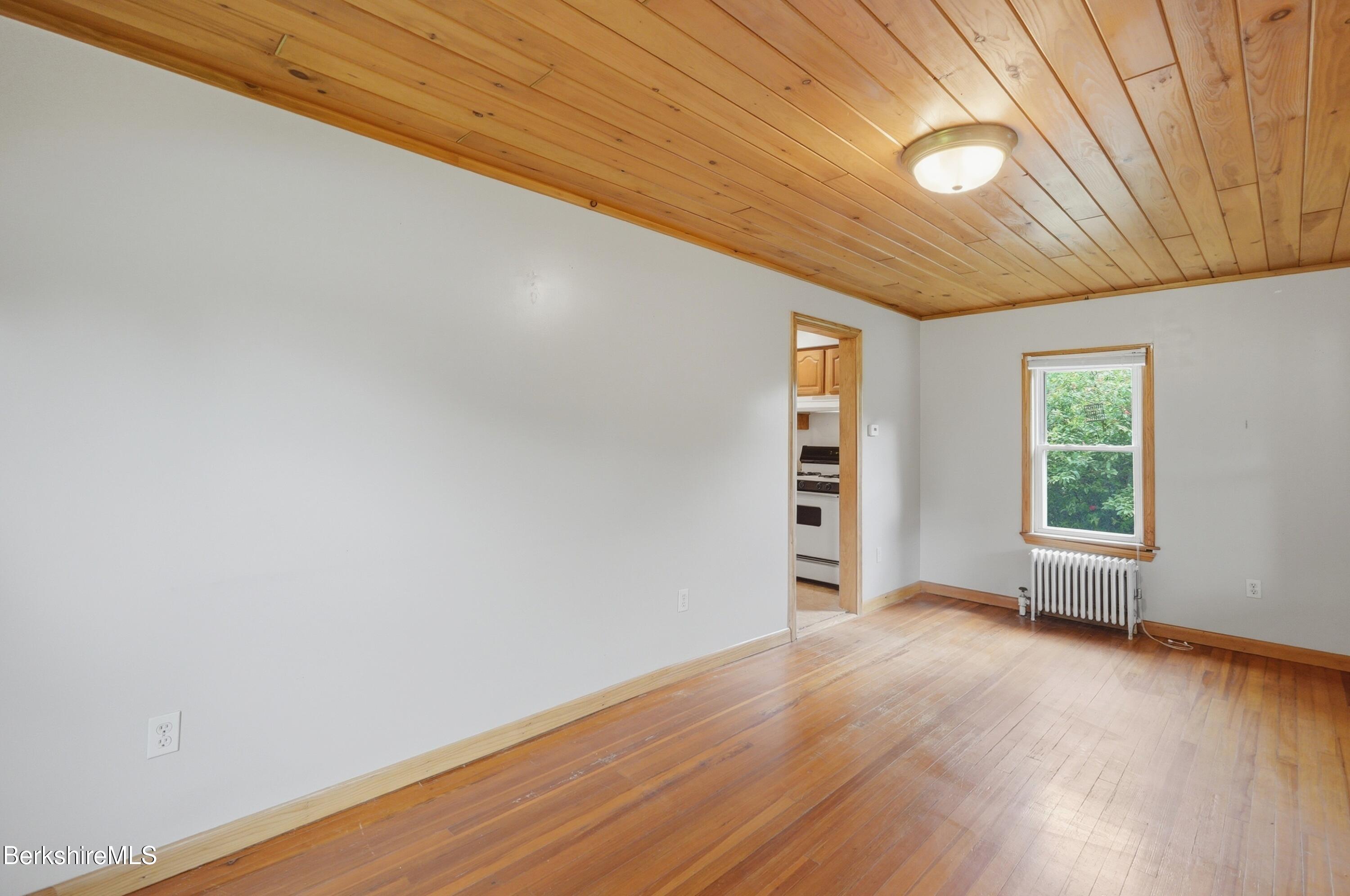 688 Cheshire Road Lanesborough, MA 01237 - Photo 11 of 33 Living Room