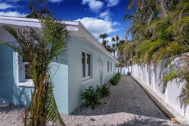 $1,450,000 | 3604 Gulf Drive, Unit A AND B, Holmes Beach, FL 34217