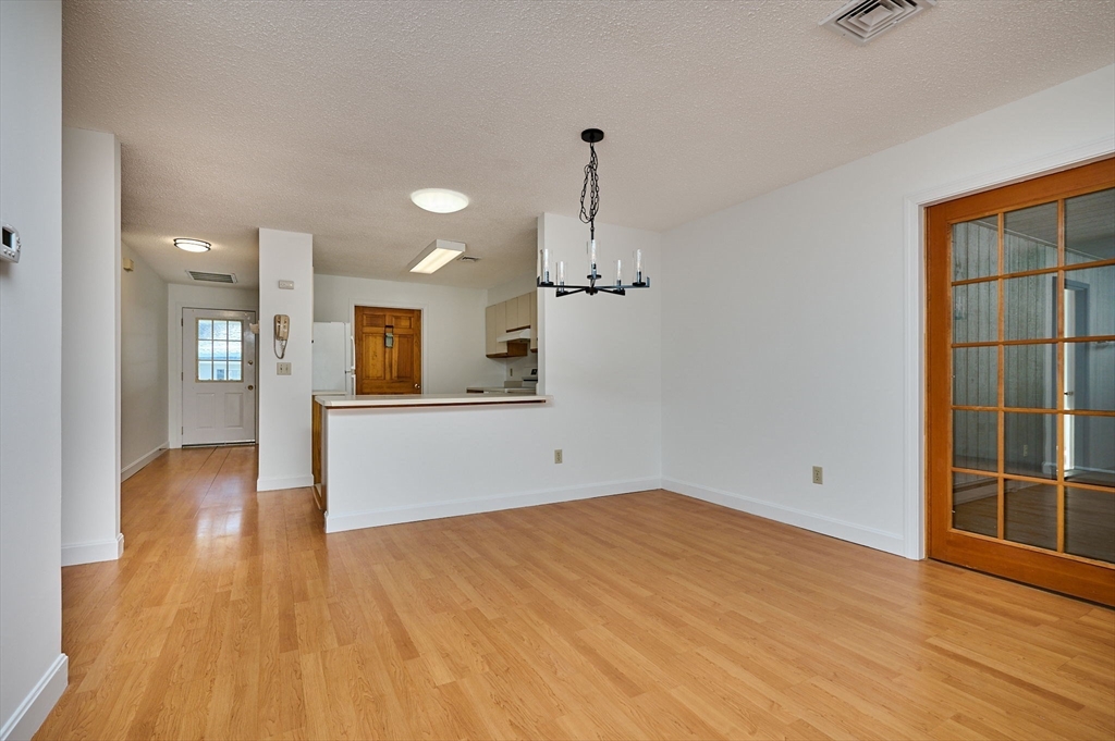 204 Country Side Road, Unit 204 Greenfield, MA 01301 - Photo 4 of 28 Gallery Image 4