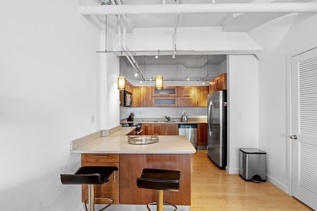 $1,150,000 | 210 South Street, Unit 64, Boston, MA 02111