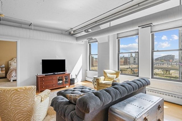 $1,150,000 | 210 South Street, Unit 64, Boston, MA 02111