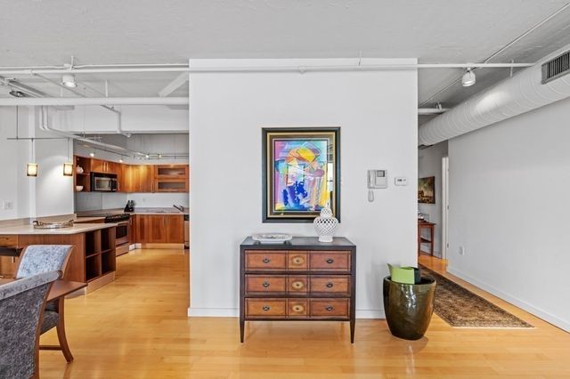 $1,150,000 | 210 South Street, Unit 64, Boston, MA 02111