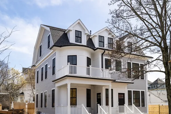 $2,395,000 | 77 Thorndike Street, Unit 1, Brookline, MA 02446