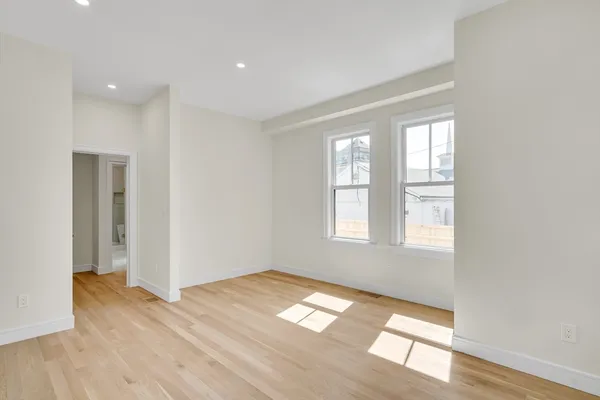$2,395,000 | 77 Thorndike Street, Unit 1, Brookline, MA 02446
