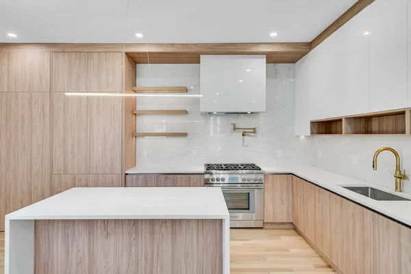 $2,395,000 | 77 Thorndike Street, Unit 1, Brookline, MA 02446