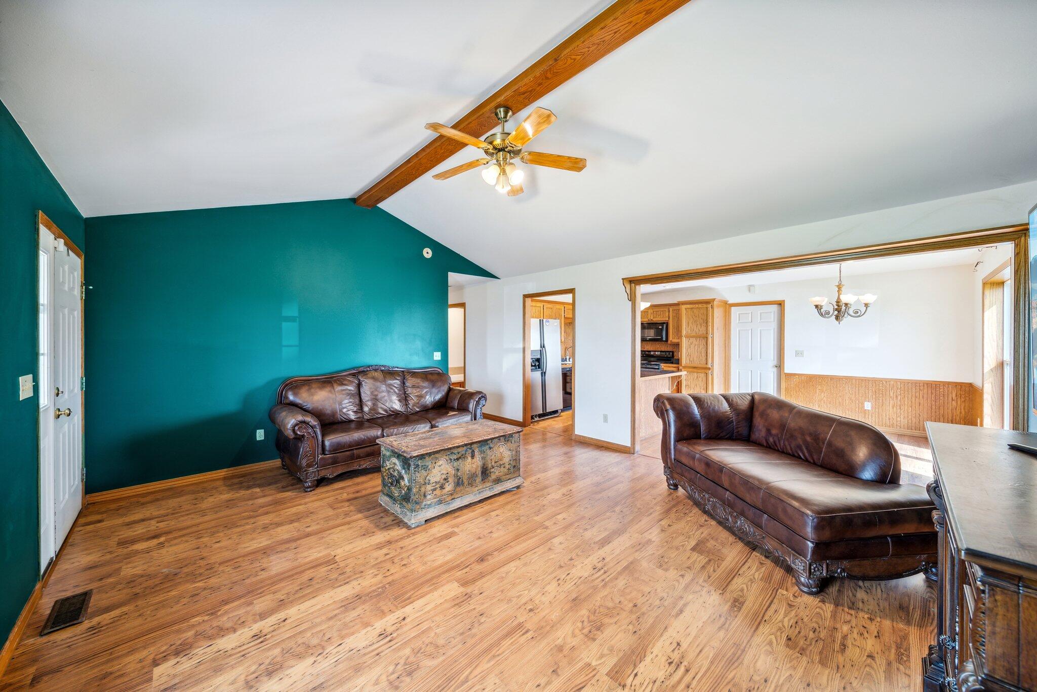 440450 East 180 Road Bluejacket, OK 74333 - Photo 9 of 38 Living Room