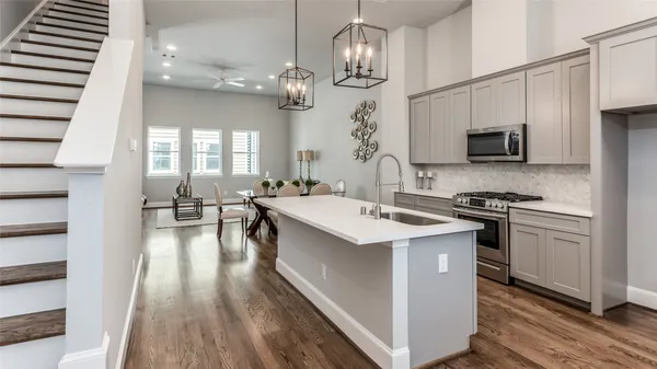 $3,250 | 605 West 24th Street, Houston, TX 77008