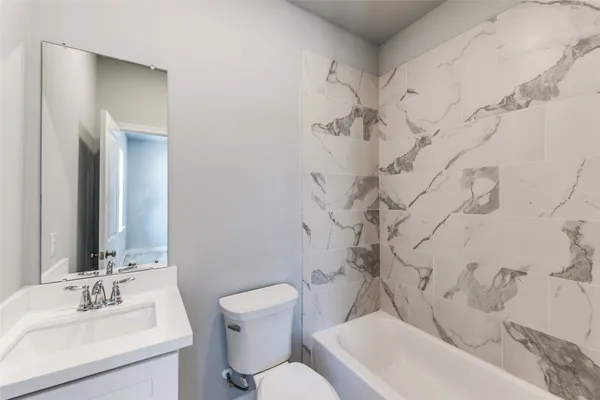 $3,250 | 605 West 24th Street, Houston, TX 77008