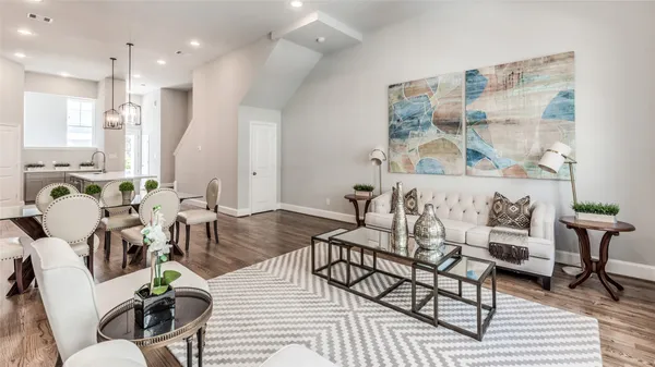$3,250 | 605 West 24th Street, Houston, TX 77008