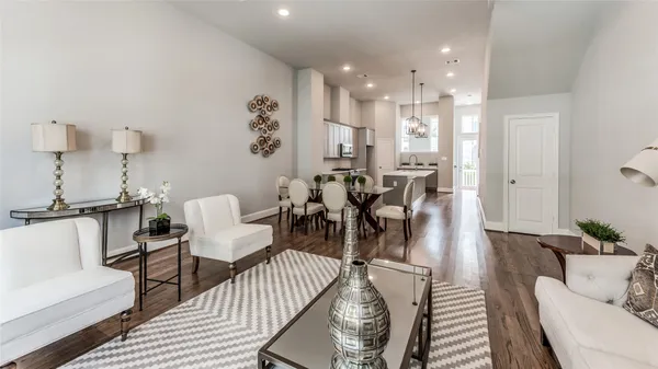 $3,250 | 605 West 24th Street, Houston, TX 77008