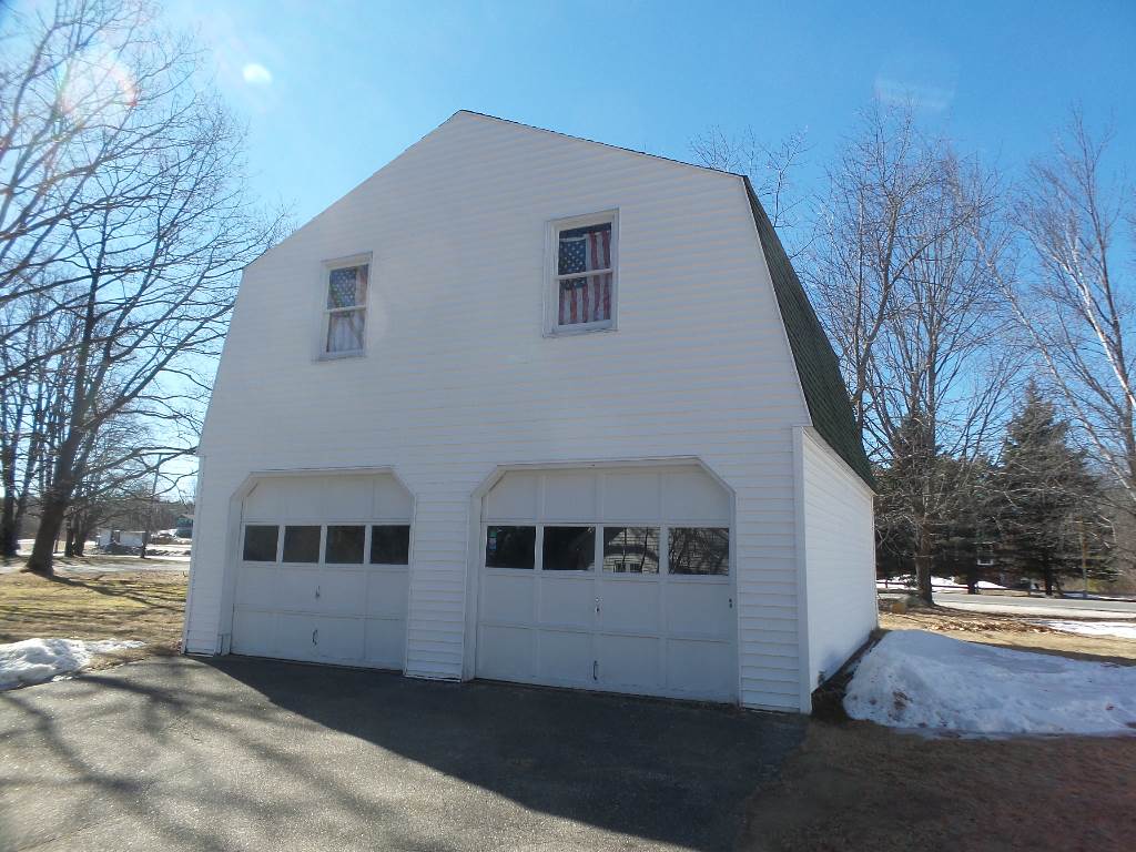 283 Weirs Road Gilford, NH 03249 - Photo 4 of 31