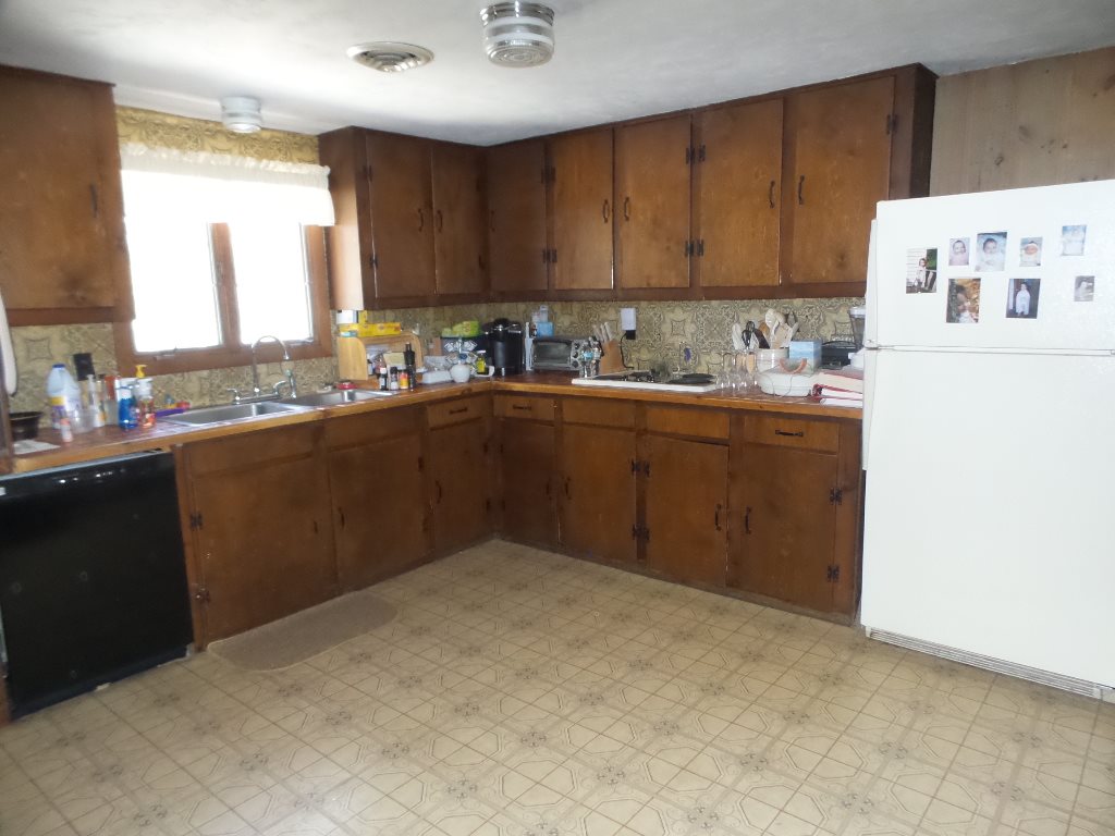 283 Weirs Road Gilford, NH 03249 - Photo 7 of 31