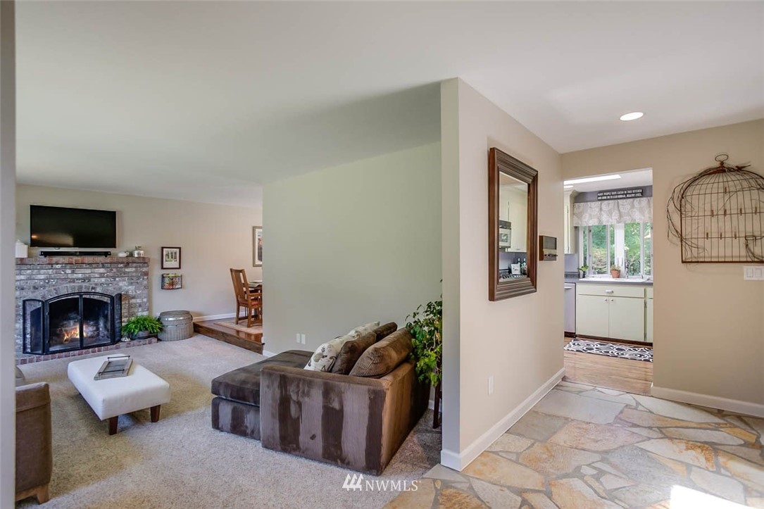14452 157th Place Southeast Renton, WA 98059 - Photo 2 of 25 Gallery Image 2