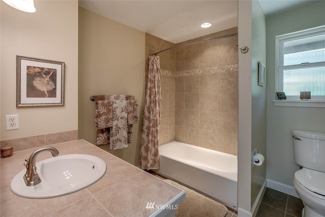 14452 157th Place Southeast Renton, WA 98059 - Photo 17 of 25 Gallery Image 17