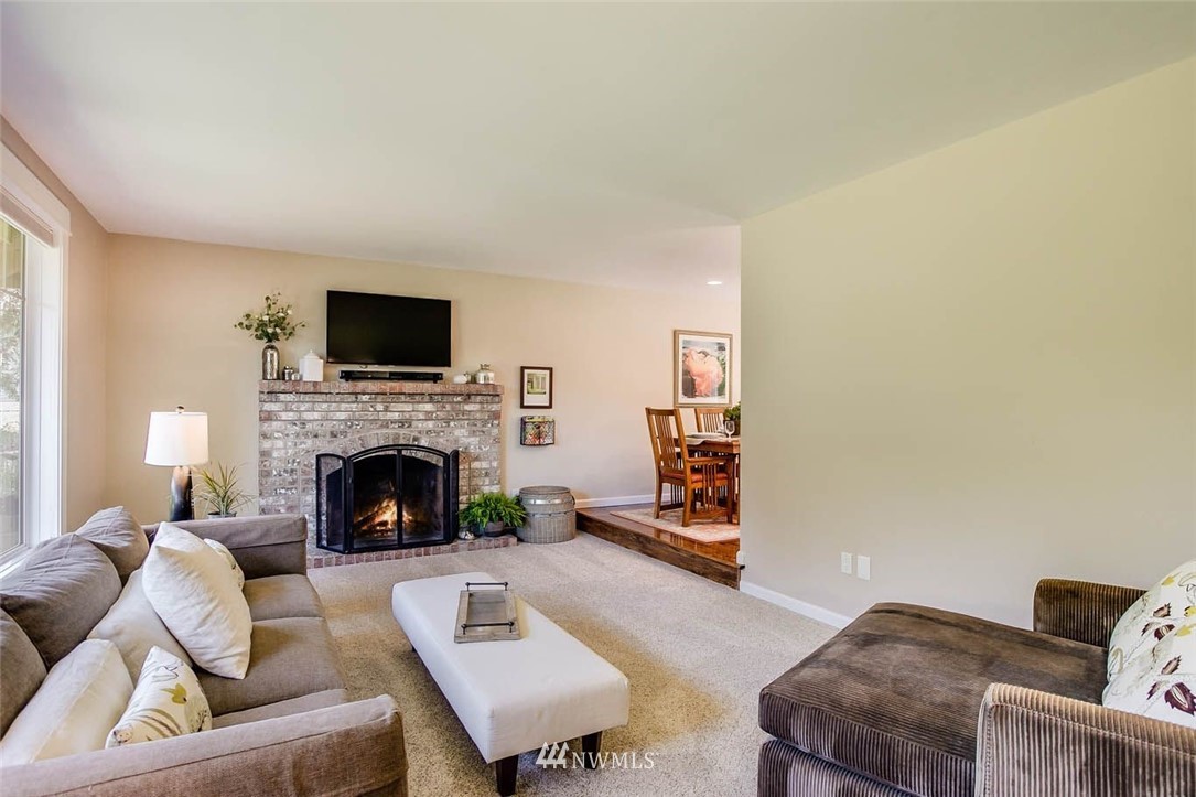 14452 157th Place Southeast Renton, WA 98059 - Photo 3 of 25 Gallery Image 3