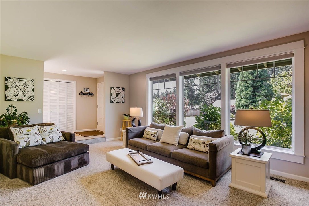 14452 157th Place Southeast Renton, WA 98059 - Photo 4 of 25 Gallery Image 4