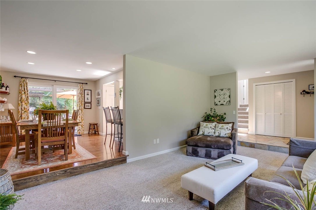 14452 157th Place Southeast Renton, WA 98059 - Photo 5 of 25 Gallery Image 5