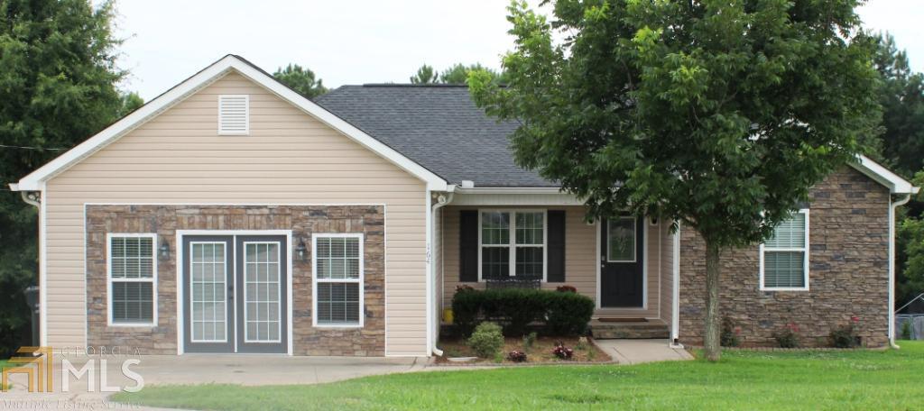 164 Brewer Road Kingston, GA 30145 - Photo 1 of 1 a front view of house with yard and green space
