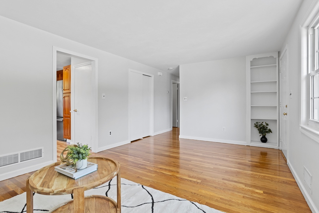 40 Burns Road Marlborough, MA 01752 - Photo 11 of 42 Gallery Image 11