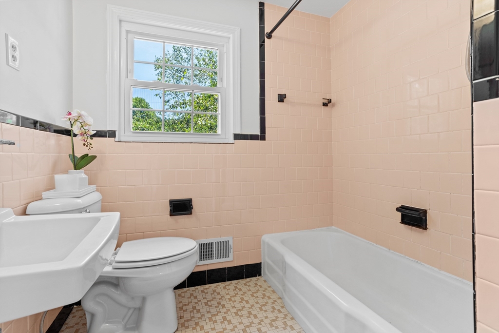 40 Burns Road Marlborough, MA 01752 - Photo 20 of 42 Gallery Image 20