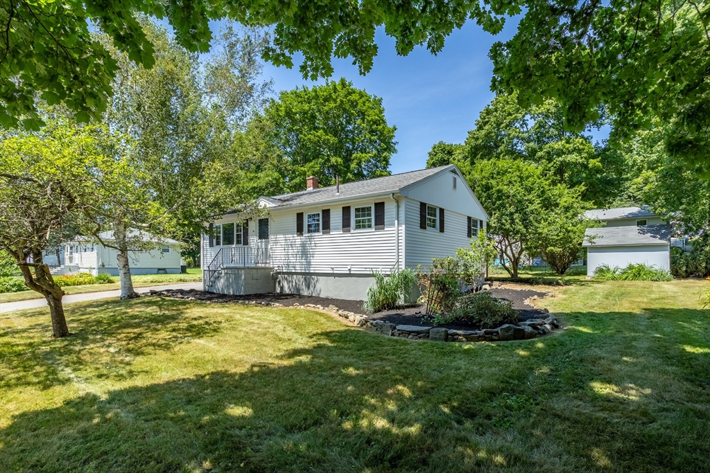 40 Burns Road Marlborough, MA 01752 - Photo 4 of 42 Gallery Image 4