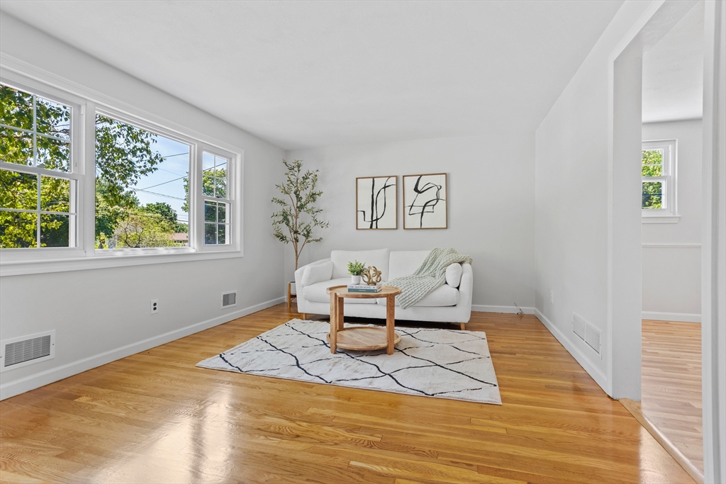 40 Burns Road Marlborough, MA 01752 - Photo 7 of 42 Gallery Image 7