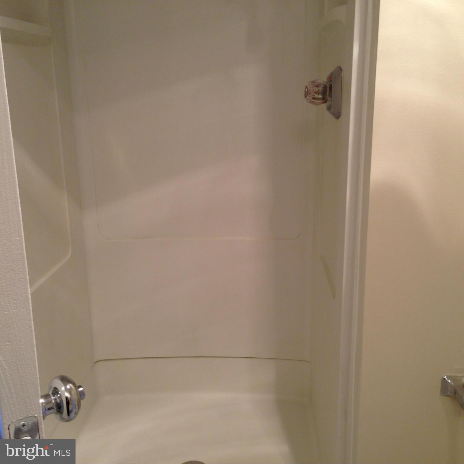 15115 Interlachen Drive, Unit 3601 Silver Spring, MD 20906 - Photo 17 of 21 Bath