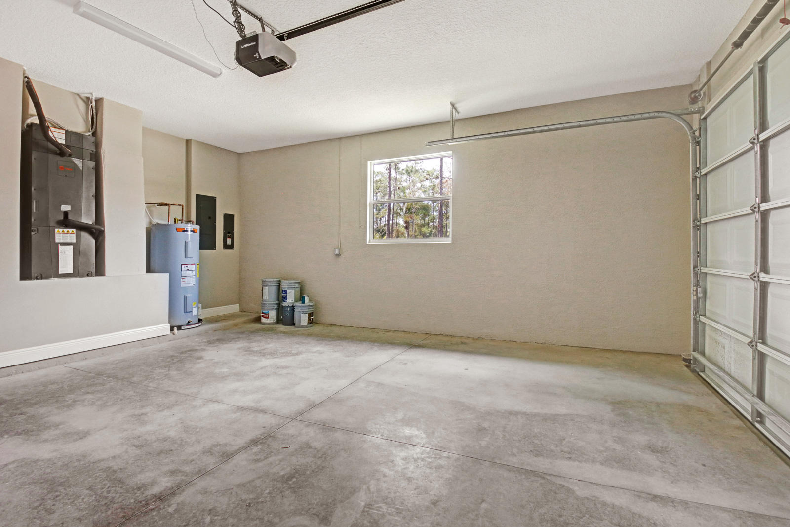 16440 82nd Road North Loxahatchee, FL 33470 - Photo 18 of 29 16440 82nd Rd N Lox Garage