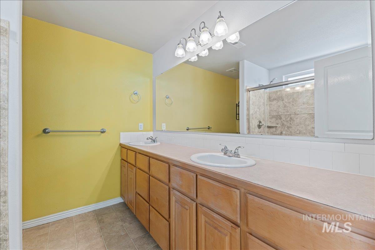 4018 East Indigo Court Nampa, ID 83687 - Photo 17 of 29