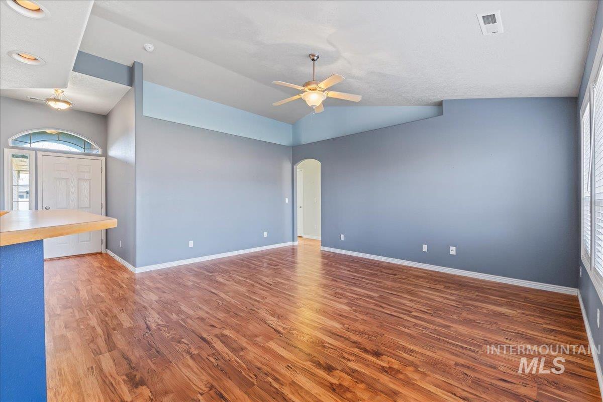 4018 East Indigo Court Nampa, ID 83687 - Photo 6 of 29