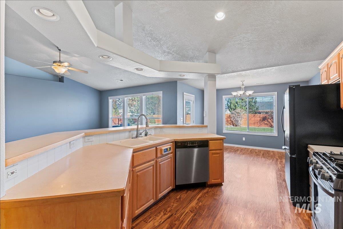 4018 East Indigo Court Nampa, ID 83687 - Photo 9 of 29