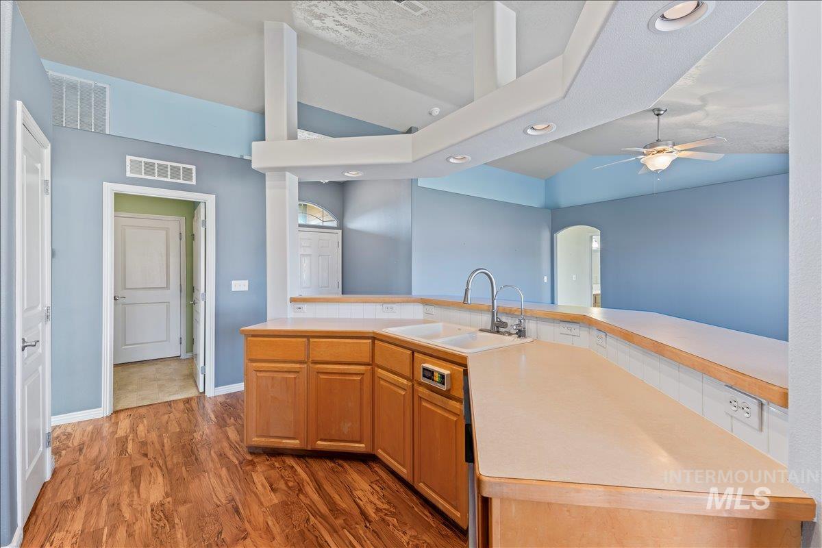 4018 East Indigo Court Nampa, ID 83687 - Photo 10 of 29