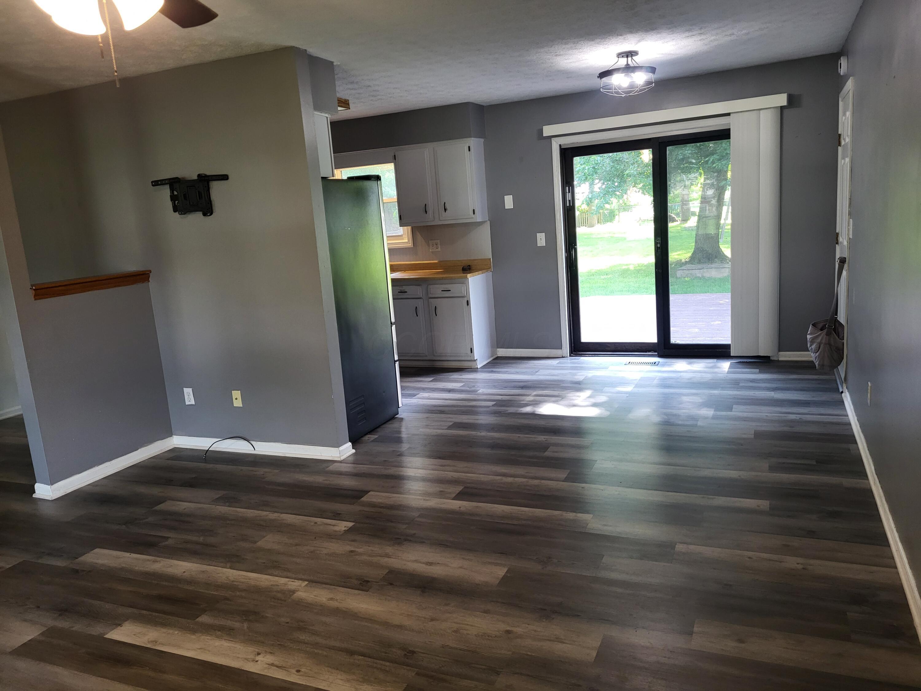 1852 Churchill Downs Road Newark, OH 43055 - Photo 4 of 17 LR/DR