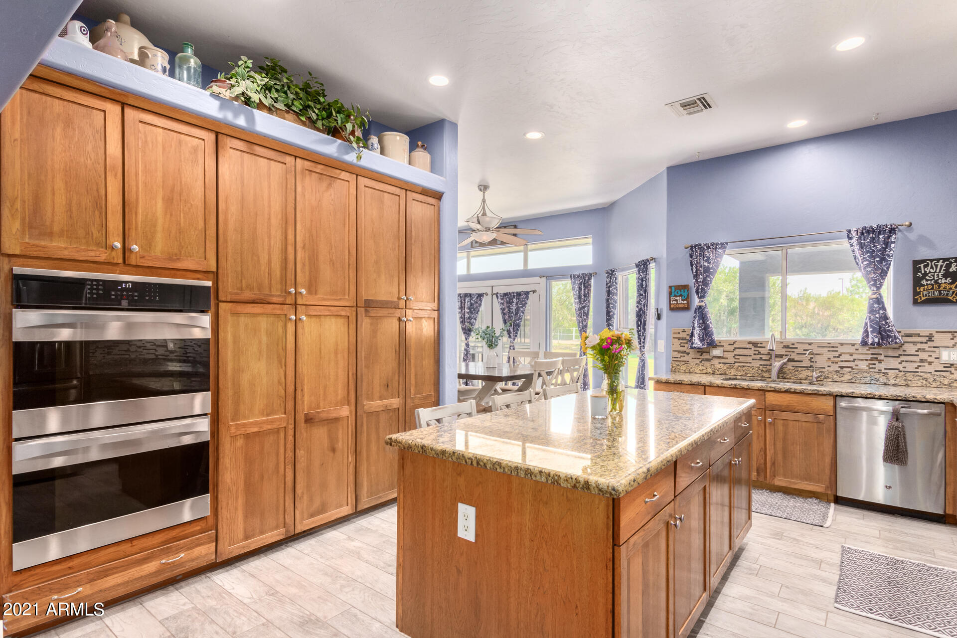 5167 South Greenfield Road Gilbert, AZ 85298 - Photo 5 of 52 double wall ovens