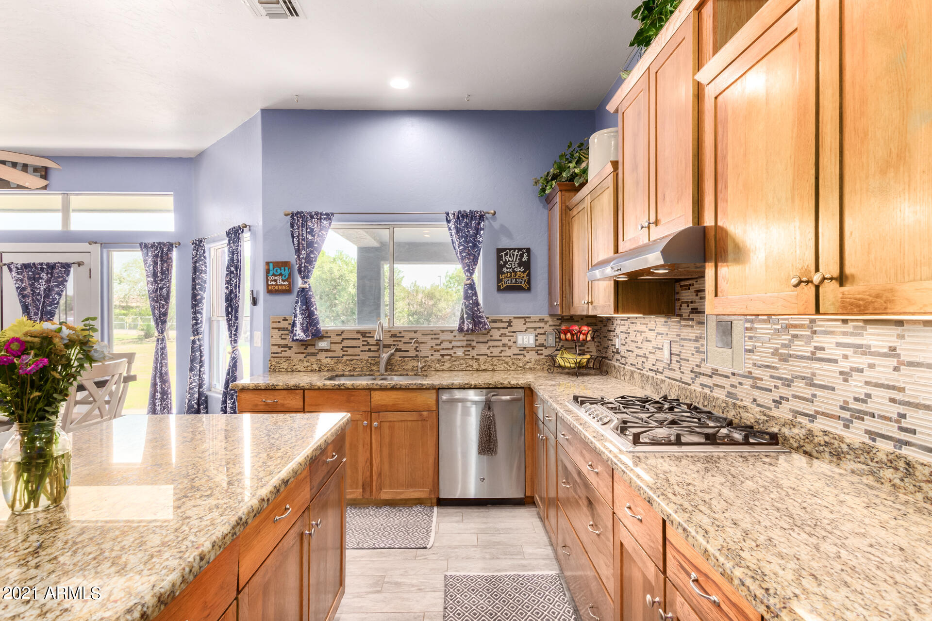 5167 South Greenfield Road Gilbert, AZ 85298 - Photo 7 of 52 granite