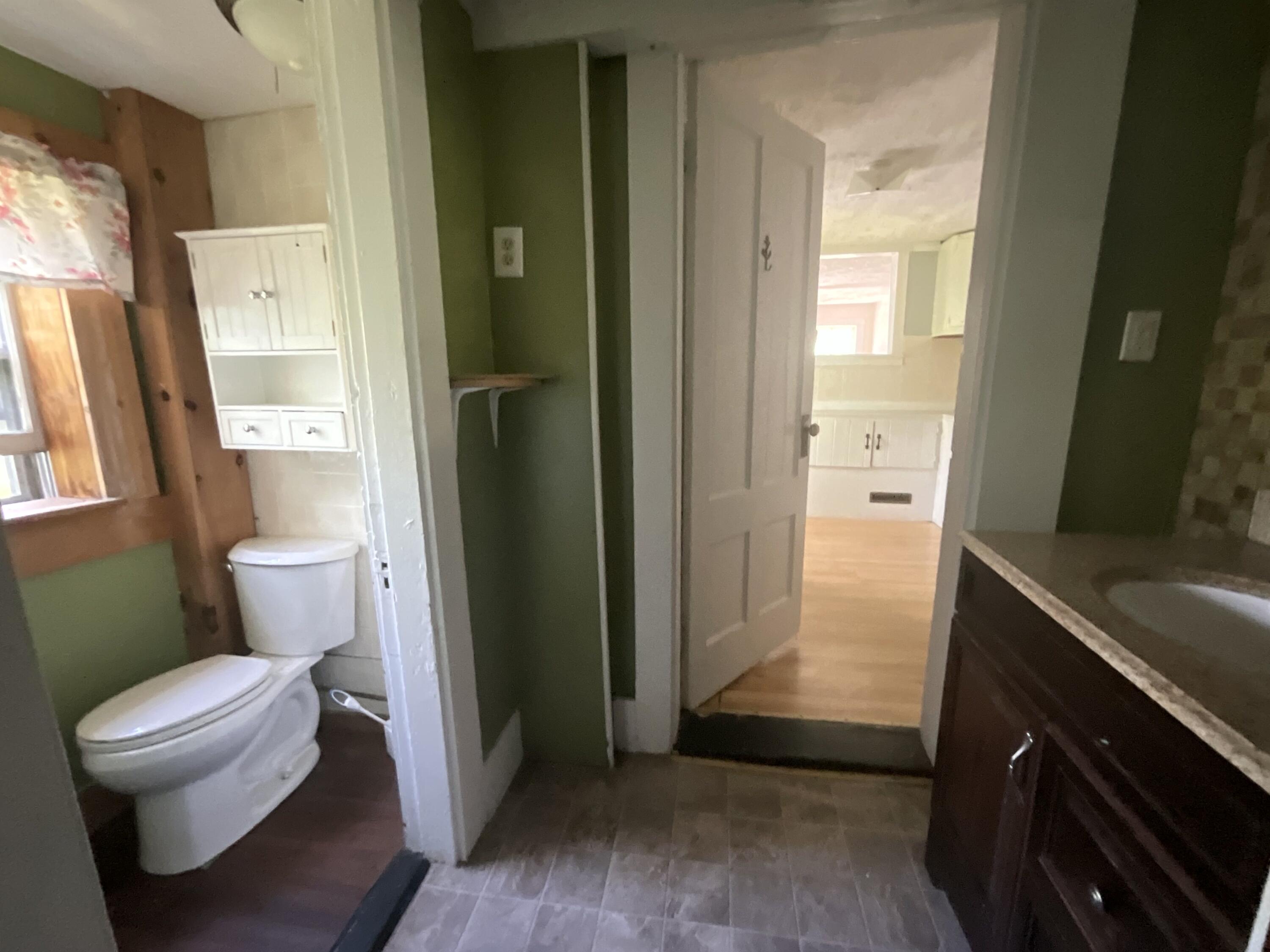 03-bathroom